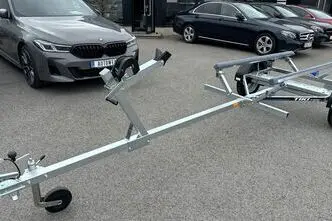Tiki Treiler Paadihaagis siinidega 4.6 m paadile