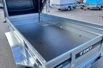 Tiki Treiler Keevis 300-DLH 3.0x1.5 kastihaagis kaanega