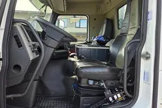 Volvo FM330 6X2*4, 248 kW, diesel, automatic