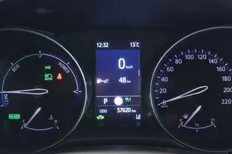 Toyota C-HR, 1.8, 72 kW, hybrid, automatic, front-wheel drive