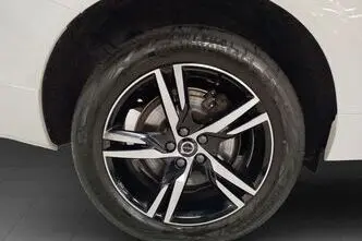 Volvo XC60, 2.0, 145 kW, гибрид, автомат, полный привод