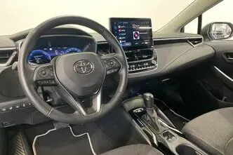 Toyota Corolla, 1.8, 72 kW, гибрид, автомат, передний привод