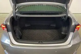 Toyota Corolla, 1.8, 72 kW, гибрид, автомат, передний привод