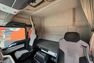 MAN TGX 26.500 6x2, 12.4, 353 kW, diesel, automatic, rear-wheel drive