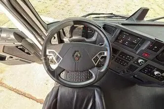 Renault T 520, 390 kW, diesel, automatic