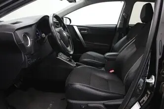 Toyota Auris, 1.8, 73 kW, hybrid, automatic, front-wheel drive