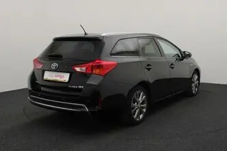 Toyota Auris, 1.8, 73 kW, hybrid, automatic, front-wheel drive