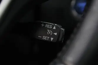 Toyota Auris, 1.8, 73 kW, hybrid, automatic, front-wheel drive