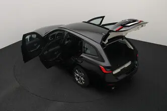 BMW 330, 2.0, 135 kW, подключаемый гибрид, автомат, задний привод