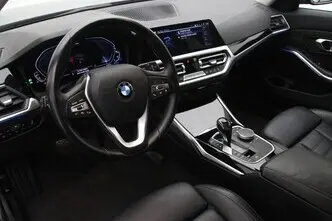 BMW 330, 2.0, 135 kW, подключаемый гибрид, автомат, задний привод