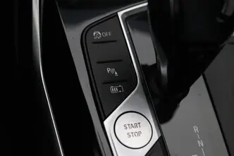 BMW 330, 2.0, 135 kW, подключаемый гибрид, автомат, задний привод