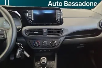 Hyundai i10, 1.0, 46 kW, бензин, механическая, передний привод