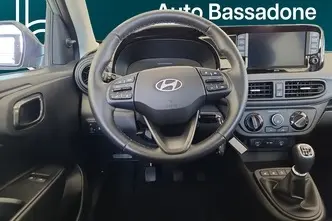 Hyundai i10, 1.0, 46 kW, бензин, механическая, передний привод