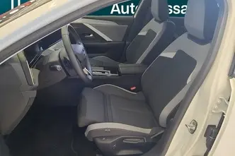 Opel Astra, 1.2, 100 kW, гибрид, автомат, передний привод