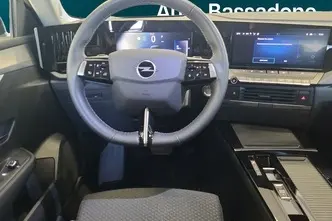 Opel Astra, 1.2, 100 kW, гибрид, автомат, передний привод