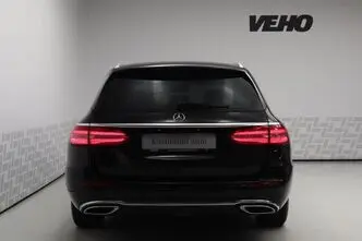 Mercedes-Benz E 220, 2.0, 143 kW, дизель, автомат, задний привод