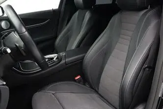 Mercedes-Benz E 220, 2.0, 143 kW, дизель, автомат, задний привод