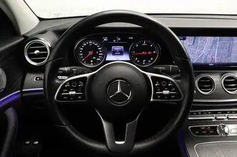 Mercedes-Benz E 220, 2.0, 143 kW, дизель, автомат, задний привод