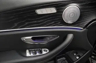 Mercedes-Benz E 220, 2.0, 143 kW, дизель, автомат, задний привод