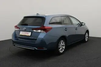 Toyota Auris, 1.8, 73 kW, hybrid, automatic, front-wheel drive