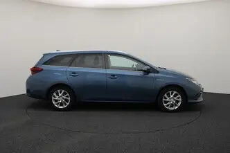 Toyota Auris, 1.8, 73 kW, hybrid, automatic, front-wheel drive
