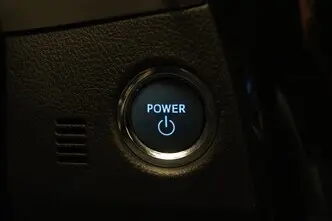 Toyota Auris, 1.8, 73 kW, hybrid, automatic, front-wheel drive
