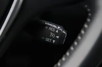 Toyota Auris, 1.8, 73 kW, hybrid, automatic, front-wheel drive