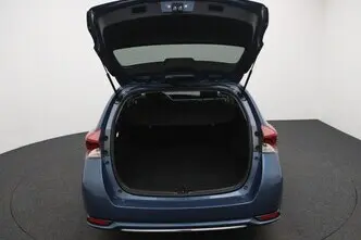 Toyota Auris, 1.8, 73 kW, hybrid, automatic, front-wheel drive