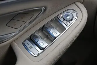 Mercedes-Benz C 220, 2.1, 125 kW, diesel, automatic, rear-wheel drive