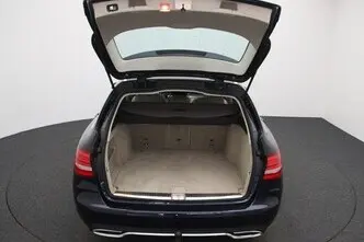 Mercedes-Benz C 220, 2.1, 125 kW, diesel, automatic, rear-wheel drive