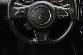 Suzuki Swift, 1.2, 66 kW, гибрид, механическая, полный привод