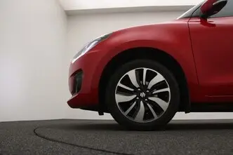 Suzuki Swift, 1.2, 66 kW, гибрид, механическая, полный привод