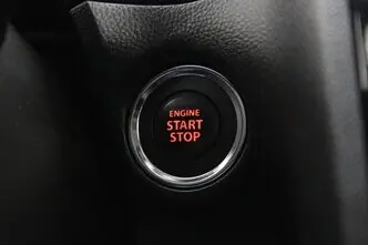 Suzuki Swift, 1.2, 66 kW, гибрид, механическая, полный привод