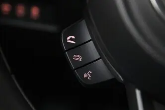 Suzuki Swift, 1.2, 66 kW, гибрид, механическая, полный привод
