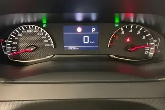 Peugeot 2008, 1.2, 96 kW, бензин, автомат, передний привод