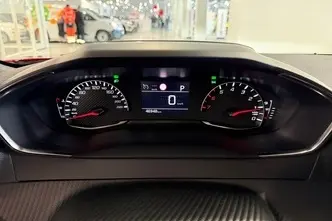 Peugeot 2008, 1.2, 96 kW, бензин, автомат, передний привод