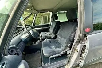 Renault Espace, 2.2, diesel, manual, front-wheel drive