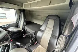 Volvo FH540, 405 kW, diesel, automatic