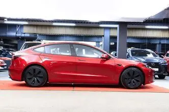 Tesla Model 3, 153 kW, elekter, automaat, nelikvedu