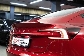 Tesla Model 3, 153 kW, elekter, automaat, nelikvedu
