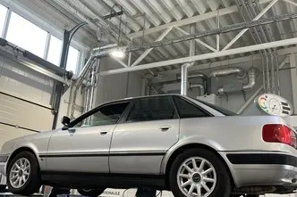 Audi 80, 2.8, 128 kW, petrol, manual, front-wheel drive