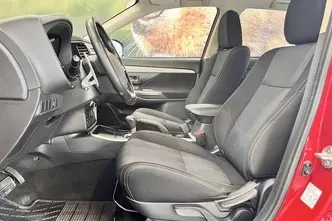 Mitsubishi Outlander, 2.0, 110 kW, petrol, automatic, four-wheel drive