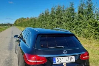 Mercedes-Benz 220, 2.1, 125 kW, diesel, automatic, rear-wheel drive