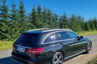 Mercedes-Benz 220, 2.1, 125 kW, diesel, automatic, rear-wheel drive