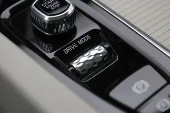 Volvo XC60, 2.0, 223 kW, подключаемый гибрид, автомат, полный привод