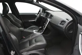 Volvo V60, 2.4, 158 kW, plug-in hybrid, automatic, four-wheel drive