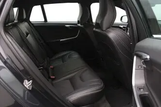Volvo V60, 2.4, 158 kW, plug-in hybrid, automatic, four-wheel drive
