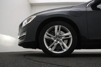 Volvo V60, 2.4, 158 kW, plug-in hybrid, automatic, four-wheel drive