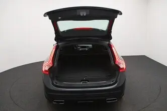 Volvo V60, 2.4, 158 kW, plug-in hybrid, automatic, four-wheel drive