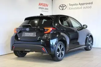Toyota Yaris, 1.5, 68 kW, hybrid, automatic, front-wheel drive